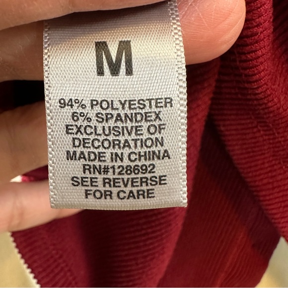 Madden Girl Ribbed Cardigan Burgundy Red Bulldog Embroidery Button Front Size M - Picture 4 of 8